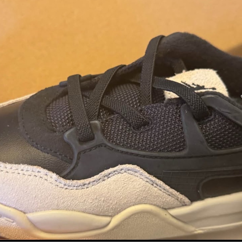 NIB Jordan 4 RM 9C